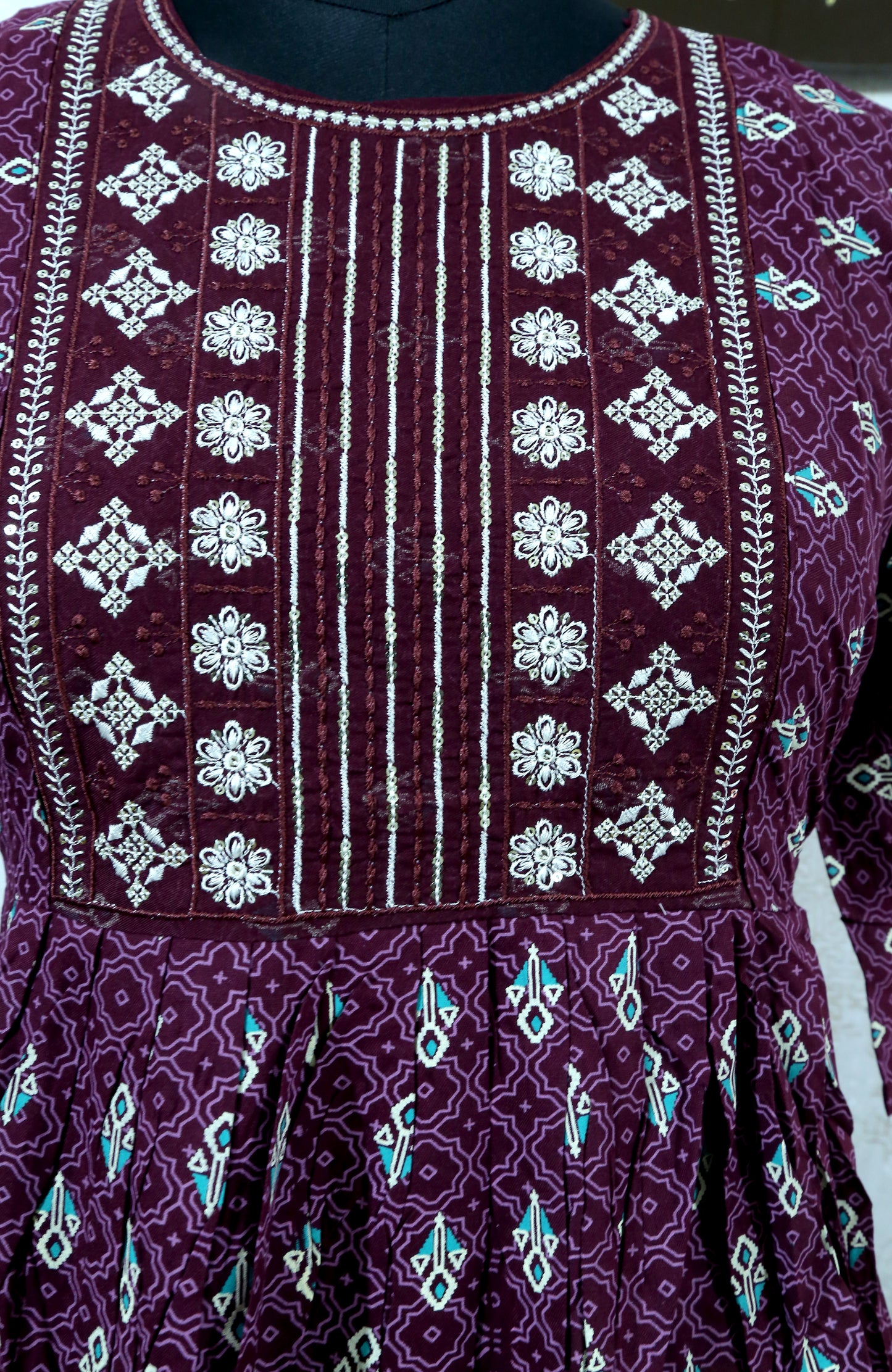 RANG MAHAL ETHNIC WEAR – MAROON KURTHI
