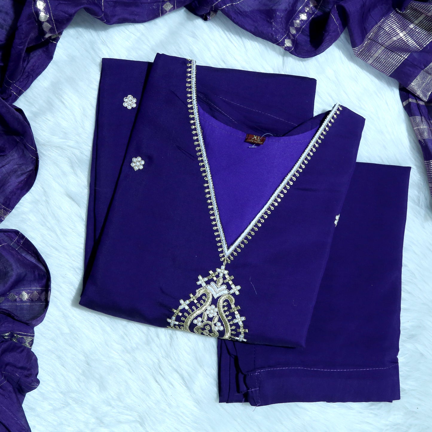 MODERN V-NECK LONG KURTI IN FLOWY RAYON