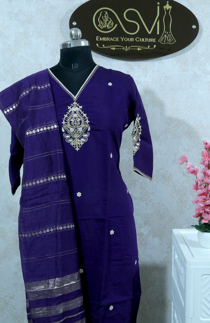 MODERN V-NECK LONG KURTI IN FLOWY RAYON
