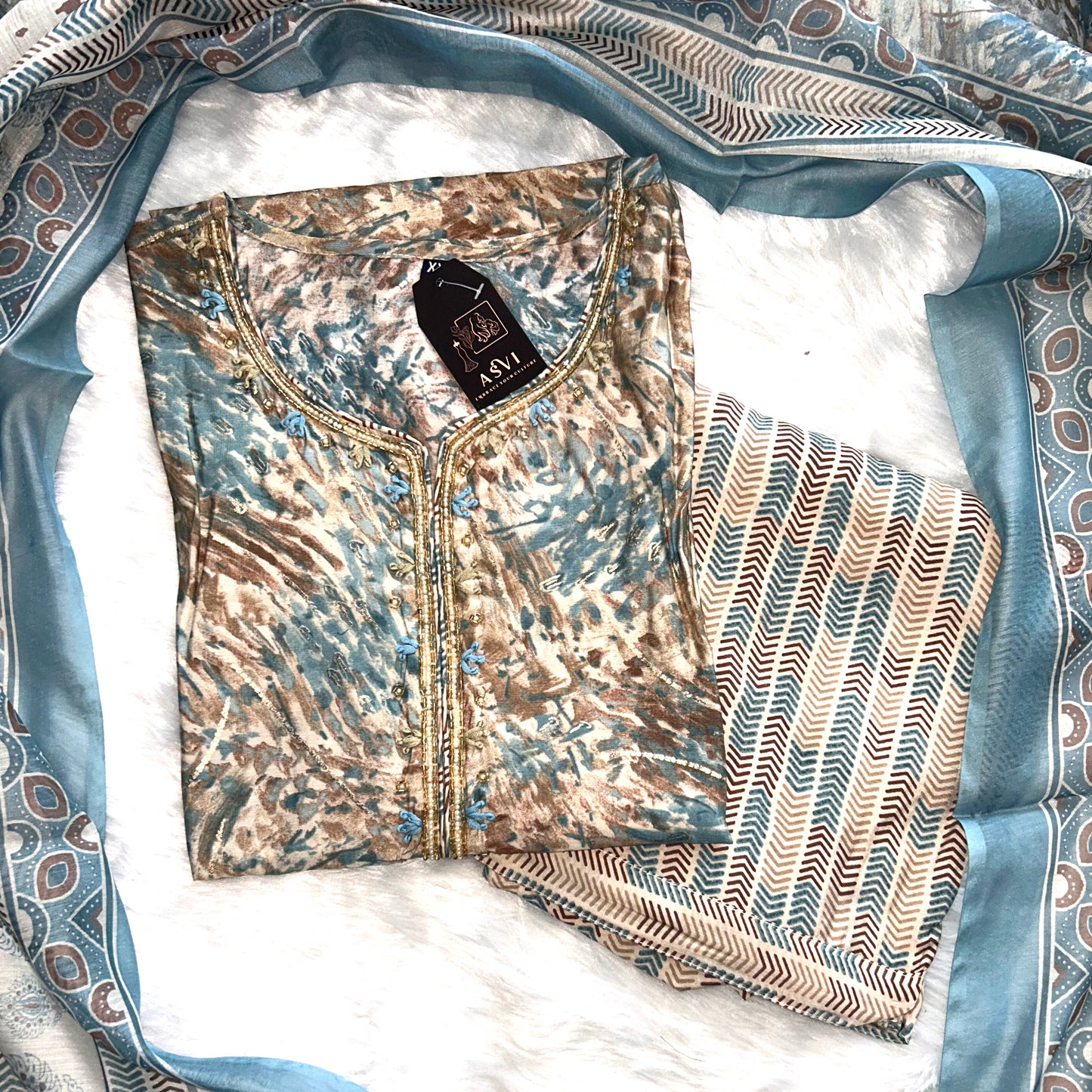 MUSLIN MODAL THREE-PIECE SUIT SET WITH HANDWORK