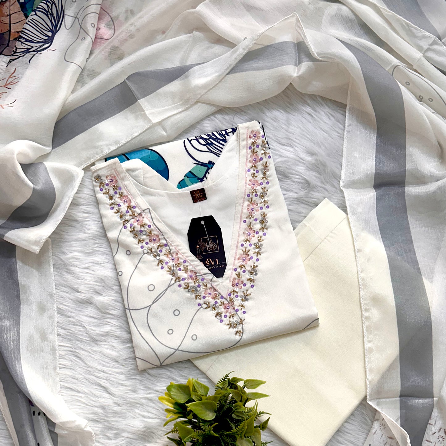 ELEGANT WHITE CHINNON KURTHI – V-NECK EMBROIDERY