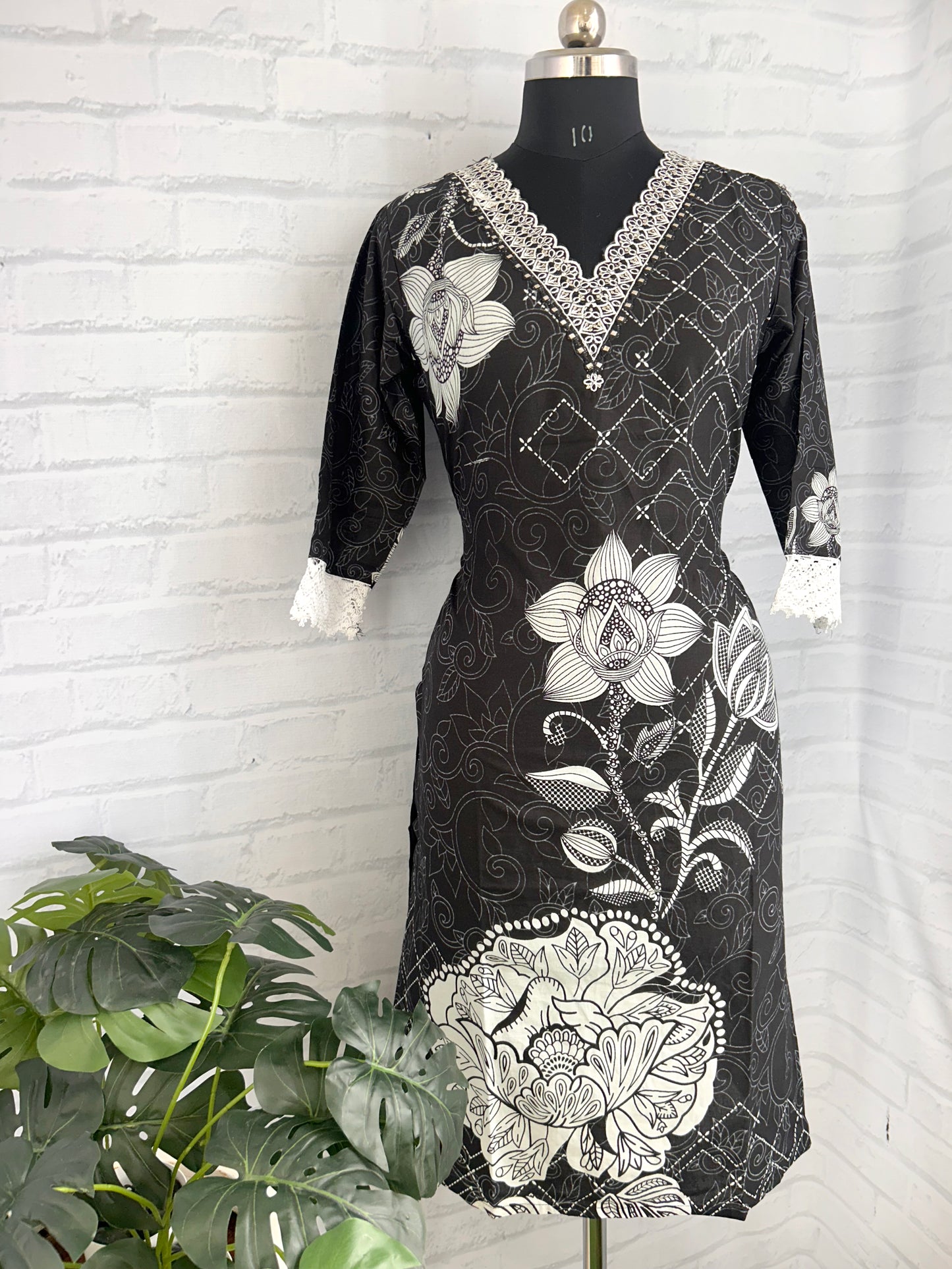 STRAIGHT-FIT PREMIUM COTTON KURTIS – V-NECK EMBROIDERED DESIGN