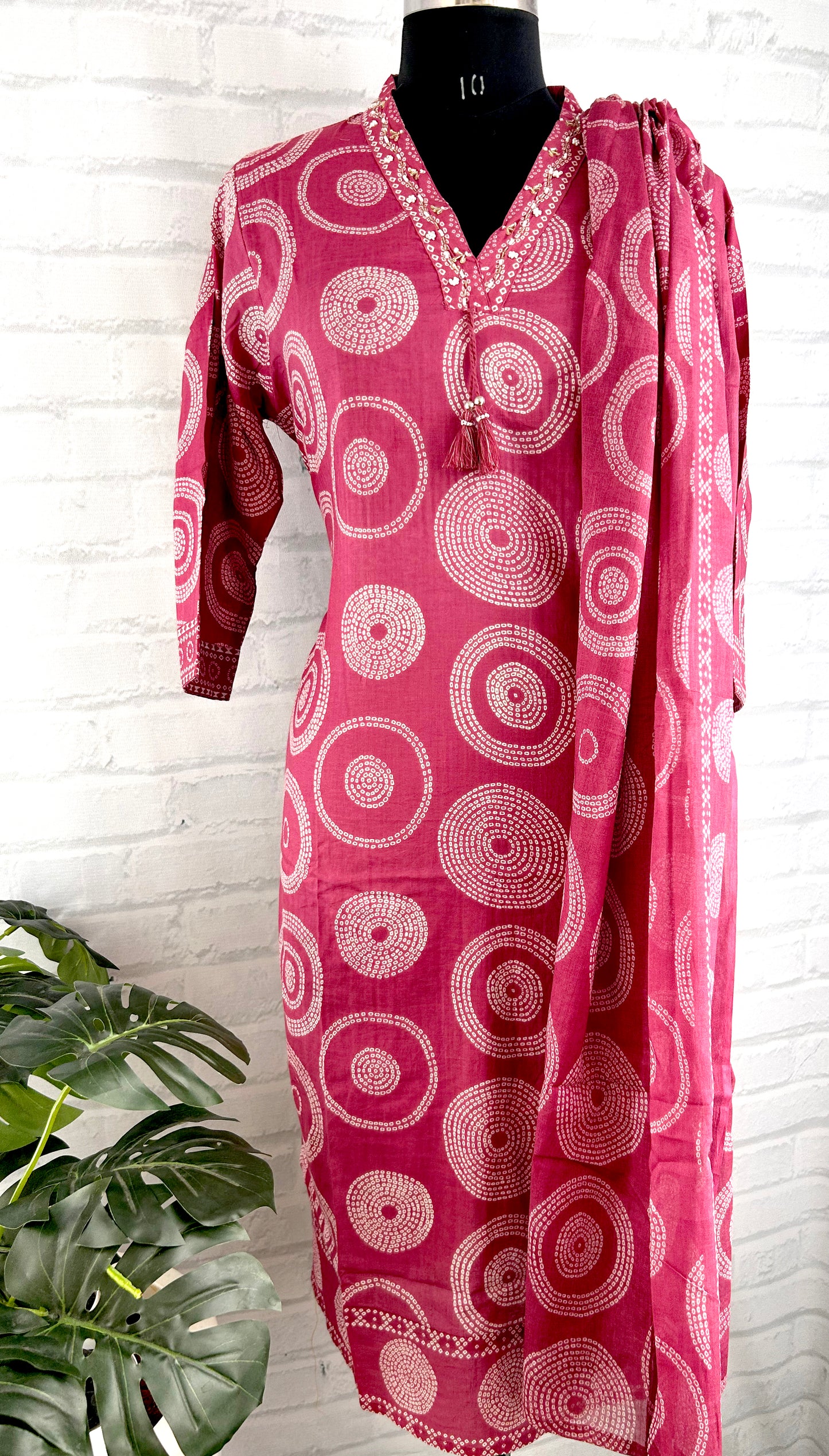 HANDCRAFTED PURE COTTON STRAIGHT SUIT SET WITH INTRICATE EMBROIDERY