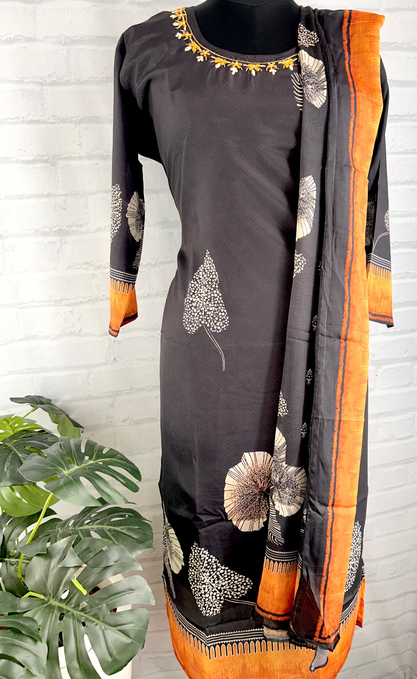 BLACK CHINNON SILK KURTHI SET WITH INTRICATE HANDWORK