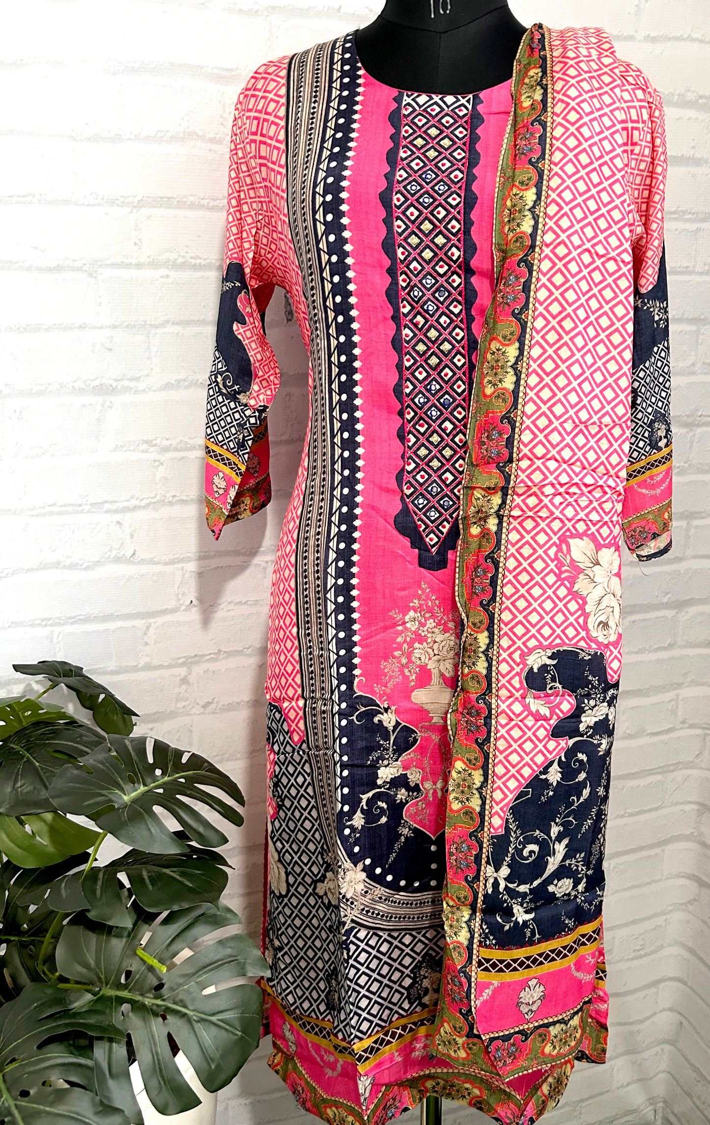 LUXE ROMAN SILK KURTHI WITH DIGITAL PRINT & HANDCRAFTED WORK