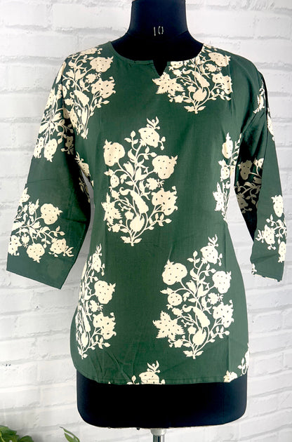 FLORAL CO-ORD SET IN PREMIUM COTTON WITH HEART-SHAPED NECK