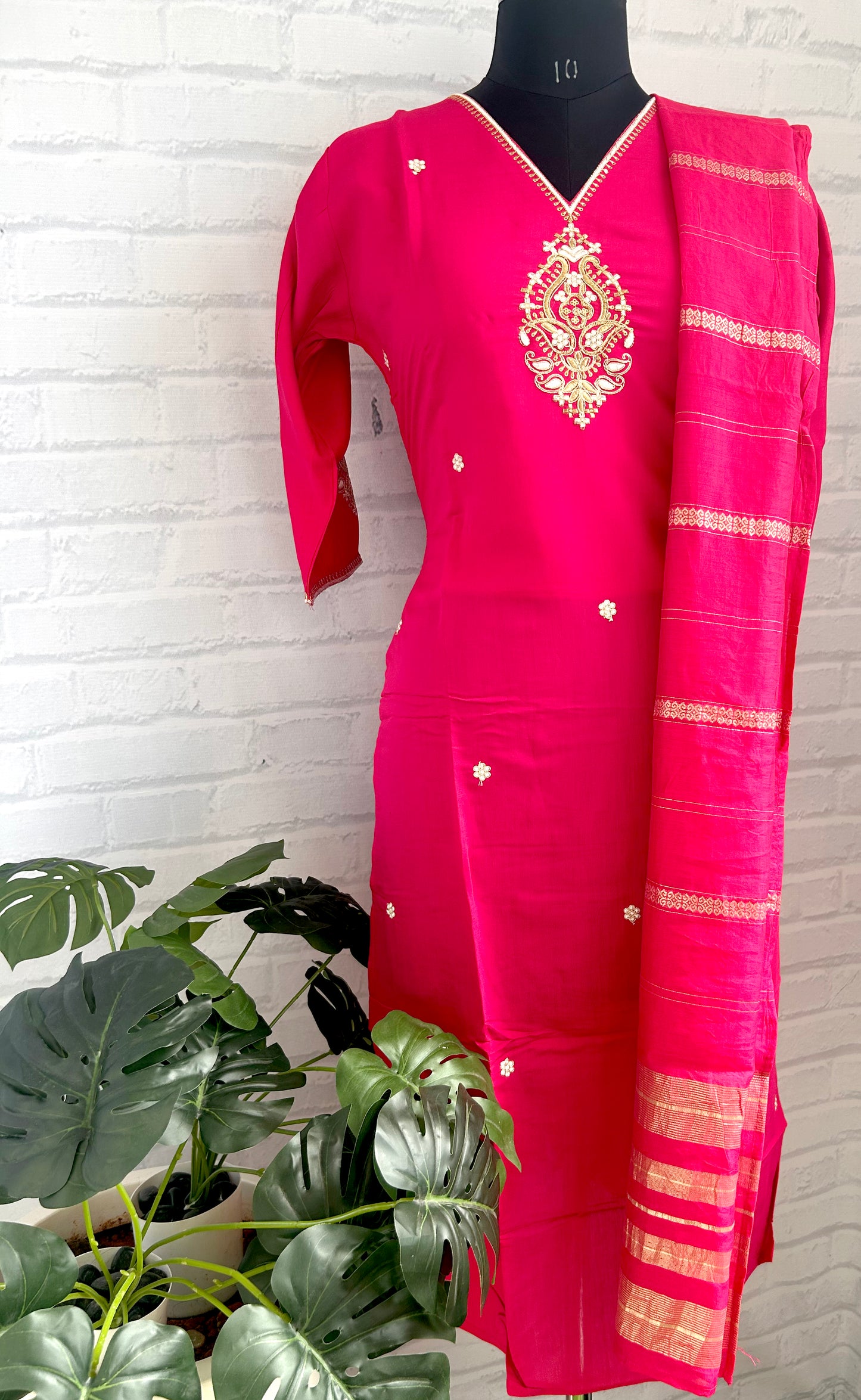 STYLISH V-NECK LONG KURTHI IN VISCOSE RAYON FABRIC