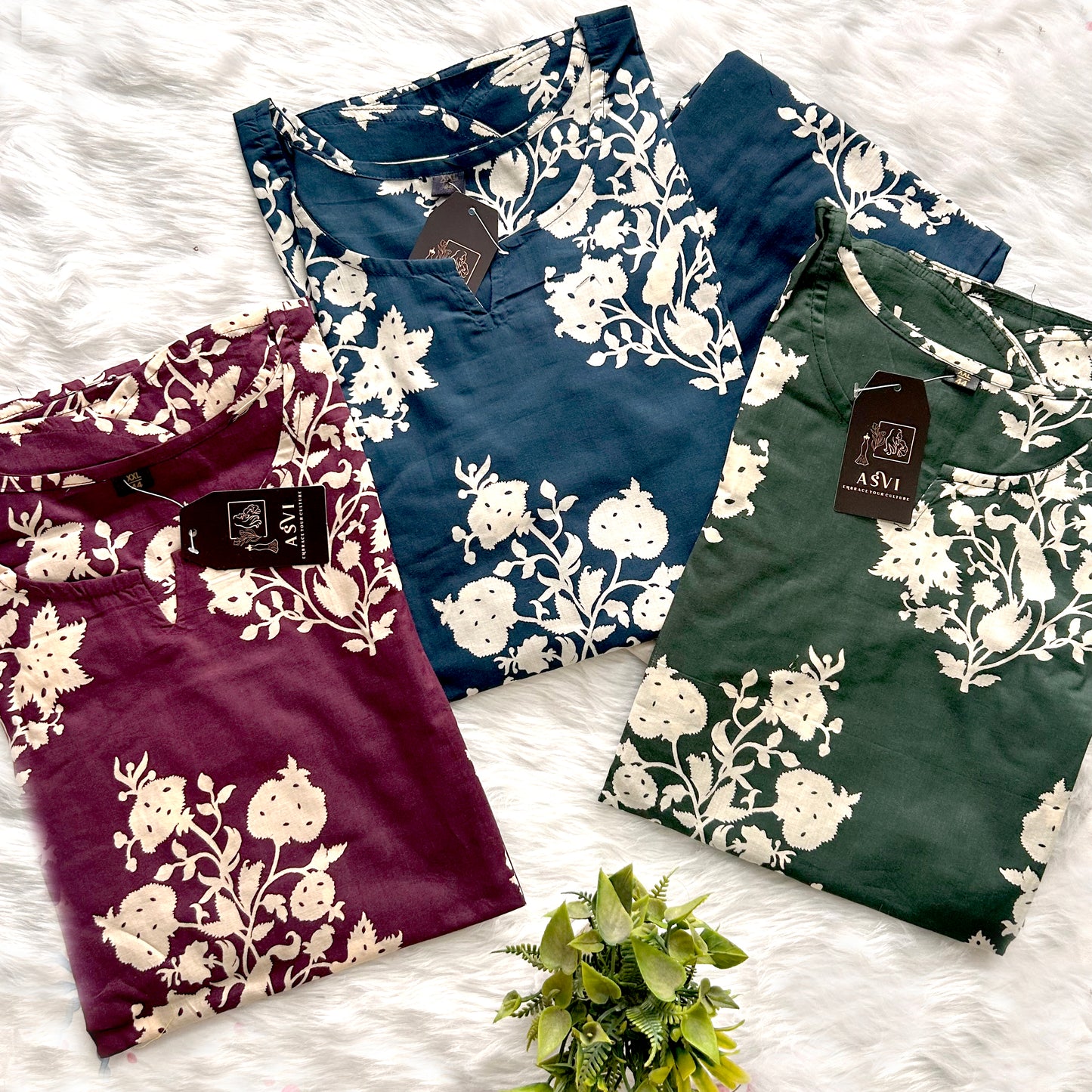 FLORAL CO-ORD SET IN PREMIUM COTTON WITH HEART-SHAPED NECK